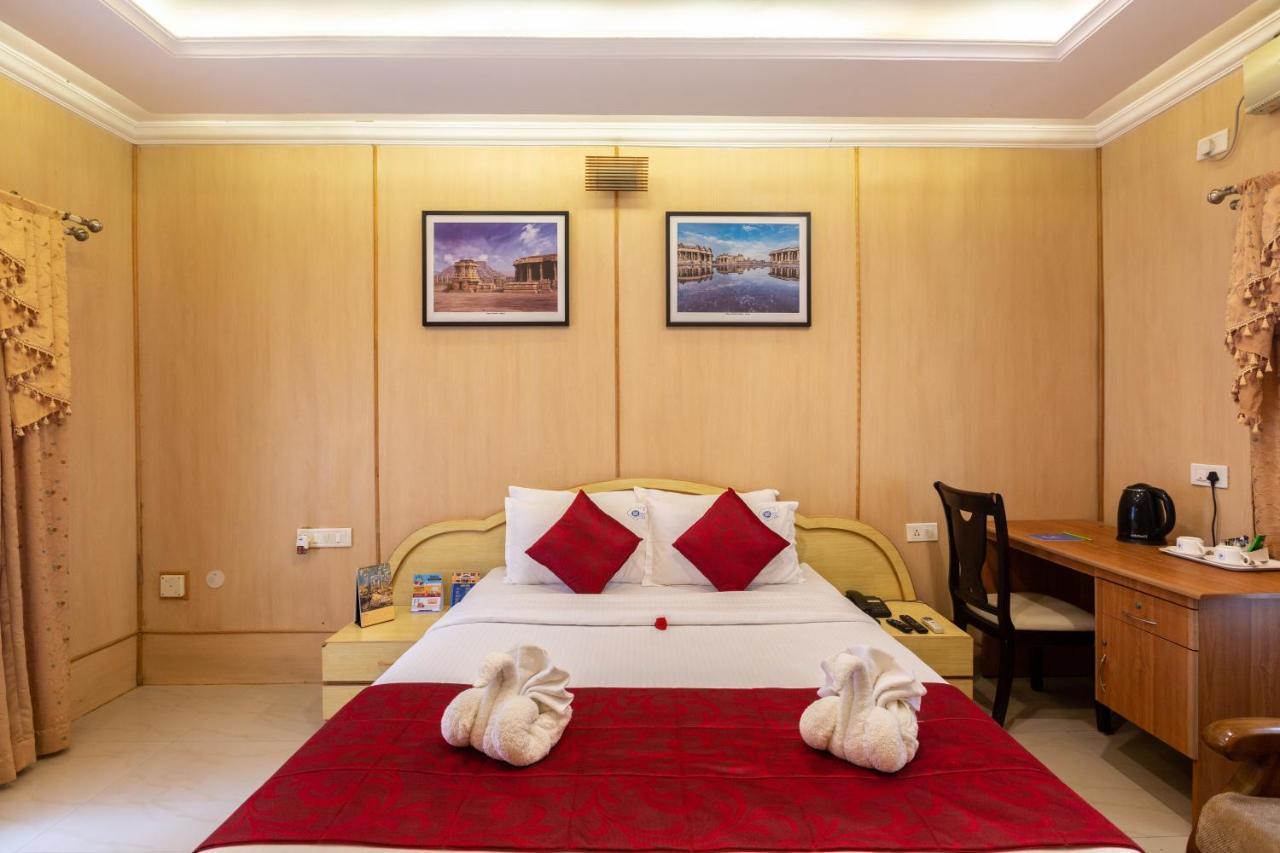 Kstdc Hotel Mayura Bhuvaneshwari Kamalapur Hampi Exteriér fotografie