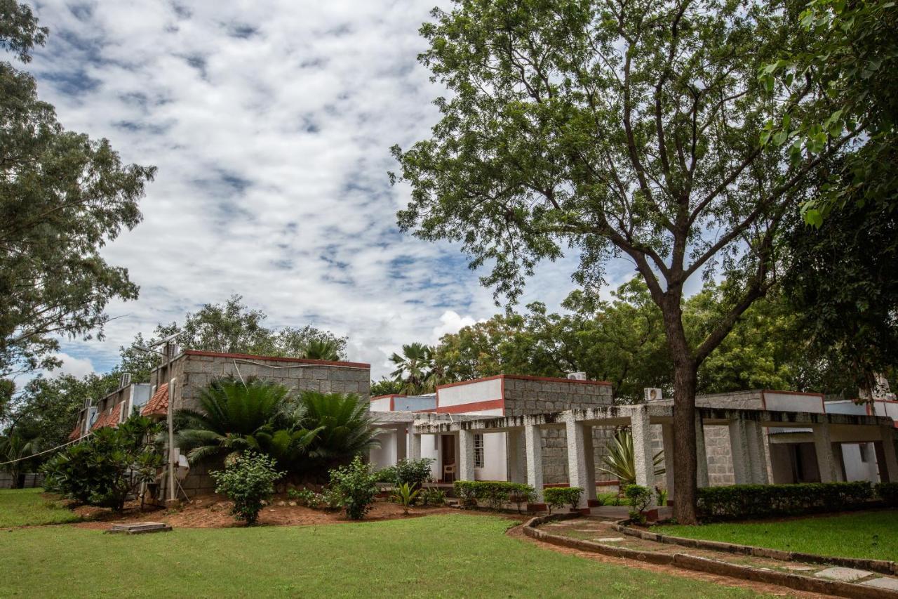 Kstdc Hotel Mayura Bhuvaneshwari Kamalapur Hampi Exteriér fotografie