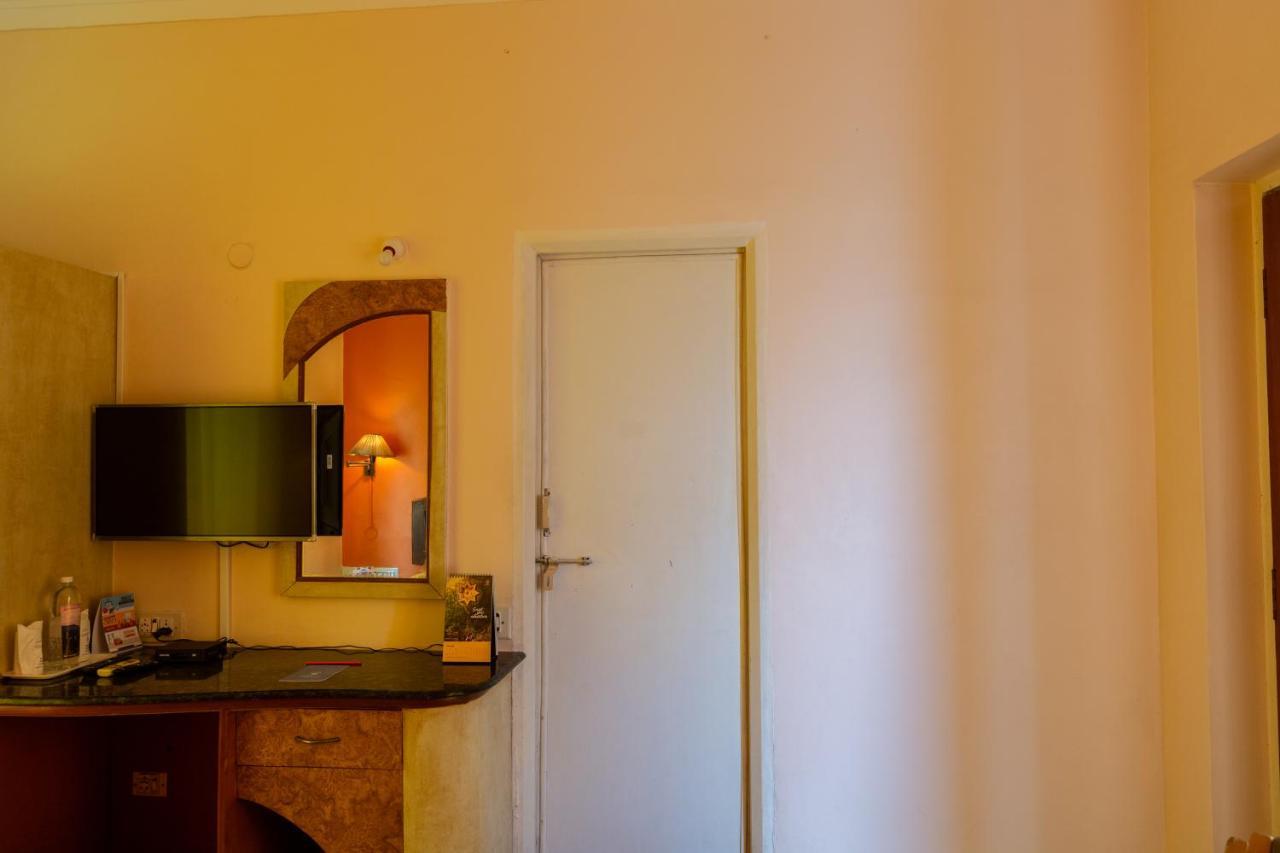 Kstdc Hotel Mayura Bhuvaneshwari Kamalapur Hampi Exteriér fotografie