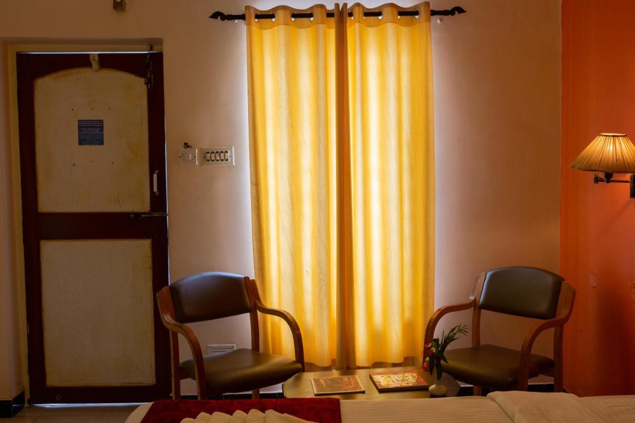 Kstdc Hotel Mayura Bhuvaneshwari Kamalapur Hampi Exteriér fotografie