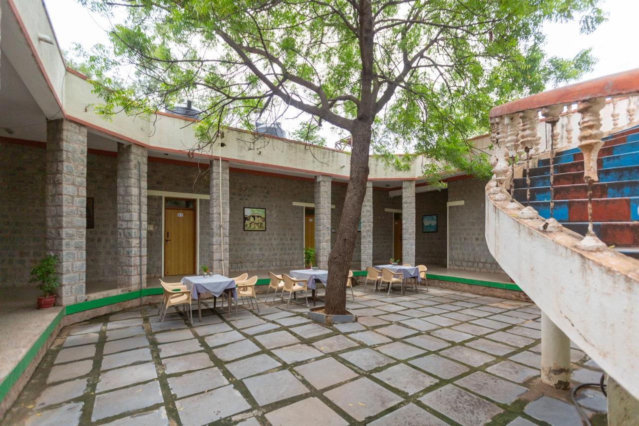 Kstdc Hotel Mayura Bhuvaneshwari Kamalapur Hampi Exteriér fotografie