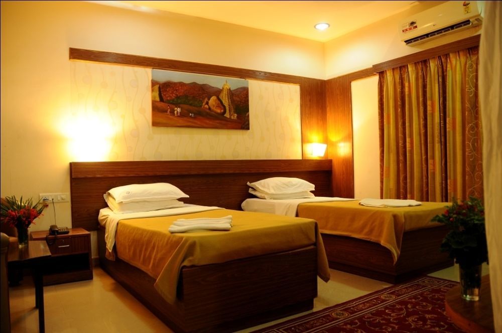 Kstdc Hotel Mayura Bhuvaneshwari Kamalapur Hampi Exteriér fotografie