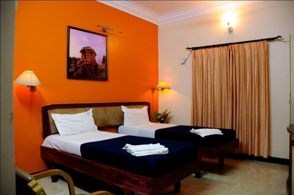 Kstdc Hotel Mayura Bhuvaneshwari Kamalapur Hampi Exteriér fotografie